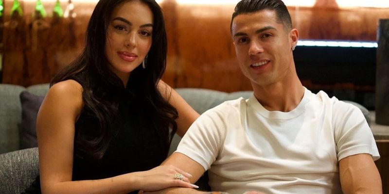 Một sự nghiệp vĩ đại và cuộc sống hôn nhân viên mãn là món quà mà Chúa ban tặng cho CR7 sau những cố gắng của anh
